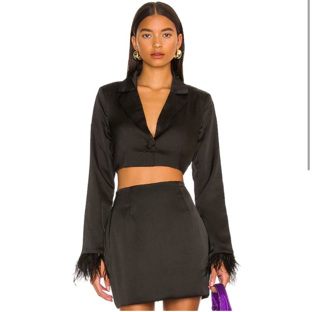 Elegant Black Cropped Blazer Top